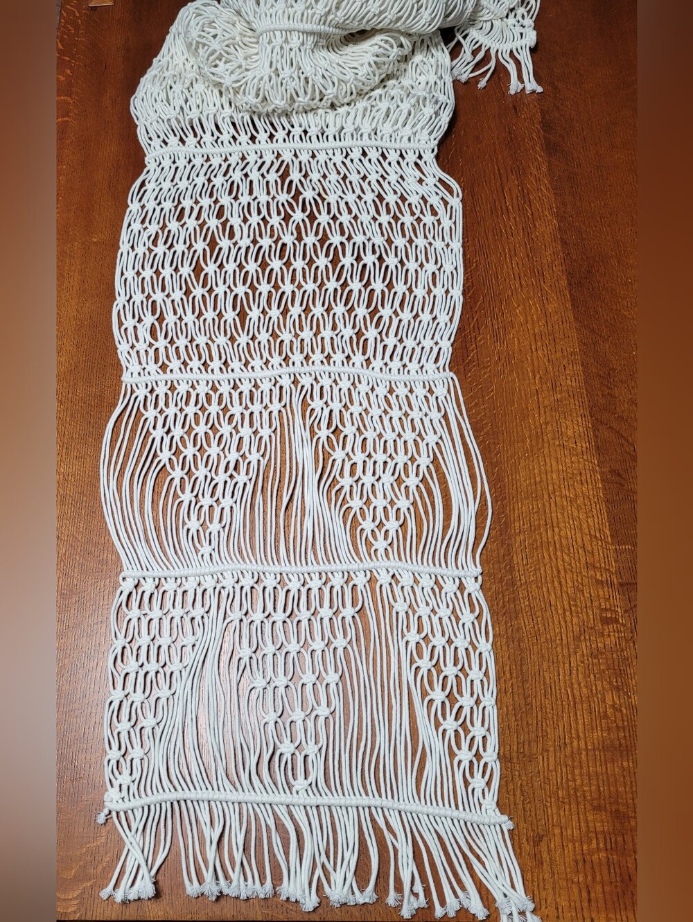 White Macramé Table Runner (1754)
